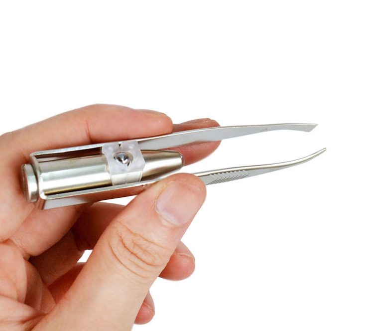 Eyebrow clip with LED light